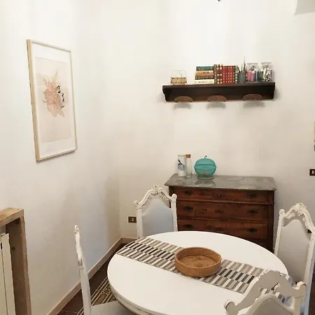Bed & Breakfast Domus Debora, Suite And Apartment Pietrasanta